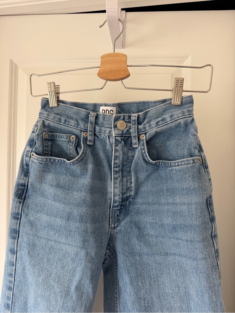 Classic High-Rise Baggy Wide Leg Women's Jeans — Light Blue - Picture 4 of 7